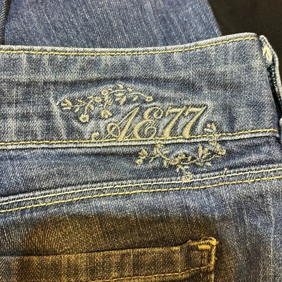 American Eagle Flare Live Your Life Jeans Size 4 - Picture 6 of 7